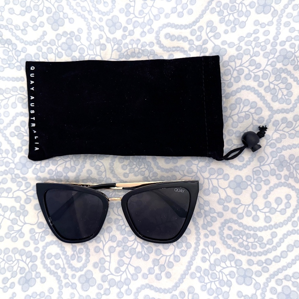 Brand New Quay Australia Reina Sunglasses With Soft Pouch